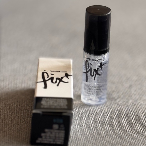 MAC Fix+ Setting Spray Mini size - Picture 2 of 4